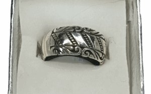 Silver coloured Ring as shown