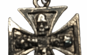 Maltise Cross & Skulls